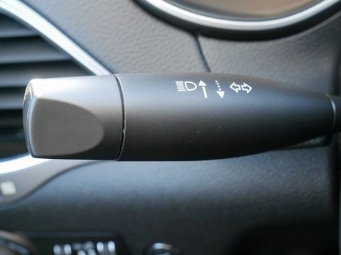 Used 2021 Jeep Cherokee Limited image 25