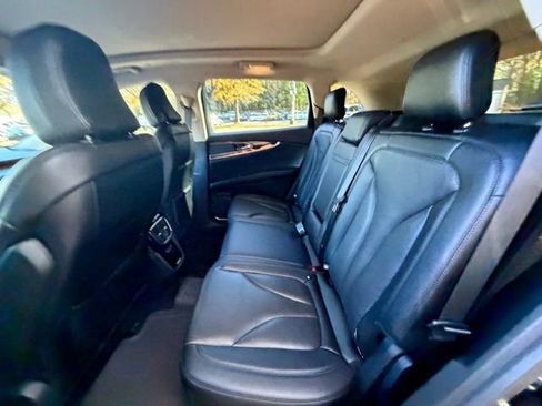 Certified 2022 Lincoln Nautilus Reserve image 16