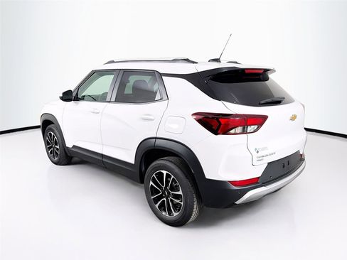 Used 2025 Chevrolet TrailBlazer LT w/ Driver Confidence Package image 5