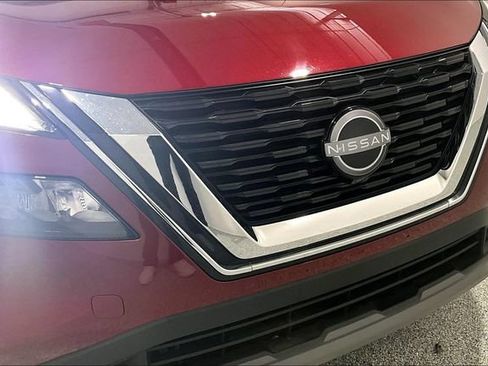 Used 2023 Nissan Rogue S AWD/4WD image 40