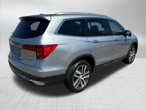 Used 2017 Honda Pilot Touring image 5