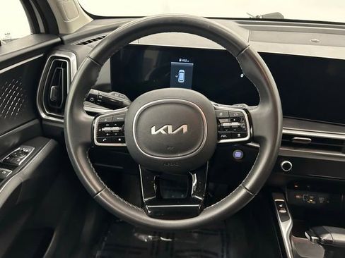Used 2024 Kia Sorento S image 23
