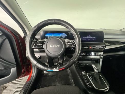 Used 2024 Kia Seltos S FWD image 14