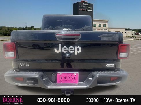 Used 2022 Jeep Gladiator Overland w/ Popular Equipment Package AWD/4WD image 11