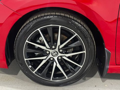 Used 2022 Toyota Camry SE FWD image 8