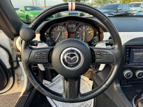 Used 2014 MAZDA MX-5 Miata Club RWD image 20