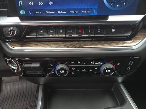 Used 2025 Chevrolet Silverado 1500 LT AWD/4WD image 20