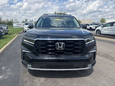 Used 2025 Honda Pilot Elite image 2