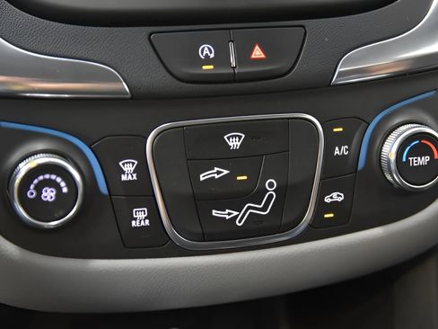 Used 2022 Chevrolet Equinox LS AWD/4WD image 27