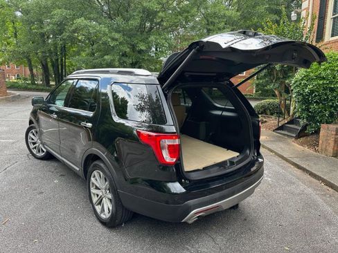 Used 2017 Ford Explorer Limited image 16