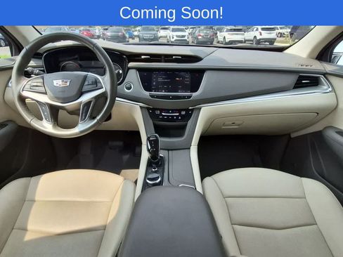 Used 2020 Cadillac XT5 Premium Luxury w/ LPO, Floor Liner Package FWD image 15