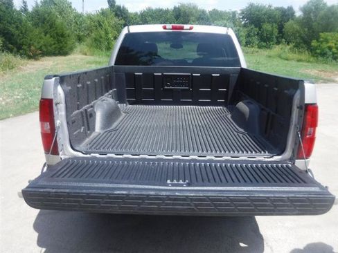 Used 2007 Chevrolet Silverado 1500 W/T RWD image 16