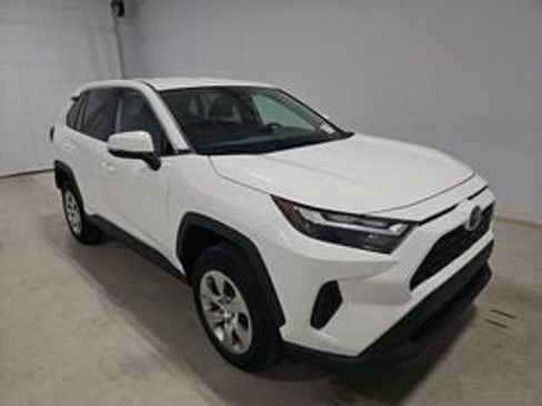 Used 2023 Toyota RAV4 LE AWD/4WD image 2