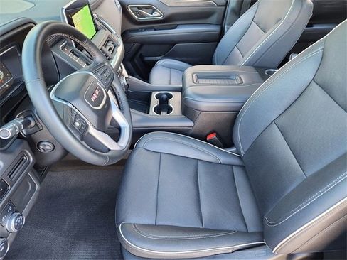 Used 2023 GMC Yukon SLT w/ SLT Premium Package image 9