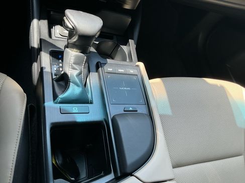 Used 2019 Lexus ES 350 w/ Premium Package FWD image 18