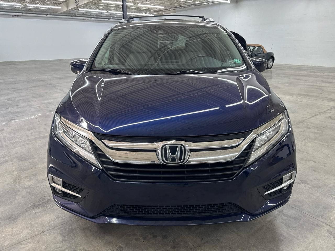 Used 2020 Honda Odyssey Elite image 3