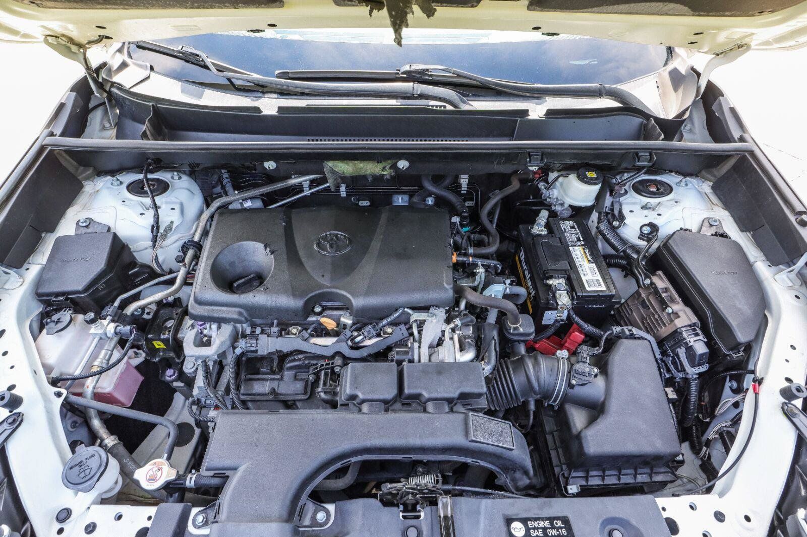 Used 2020 Toyota RAV4 LE FWD image 17