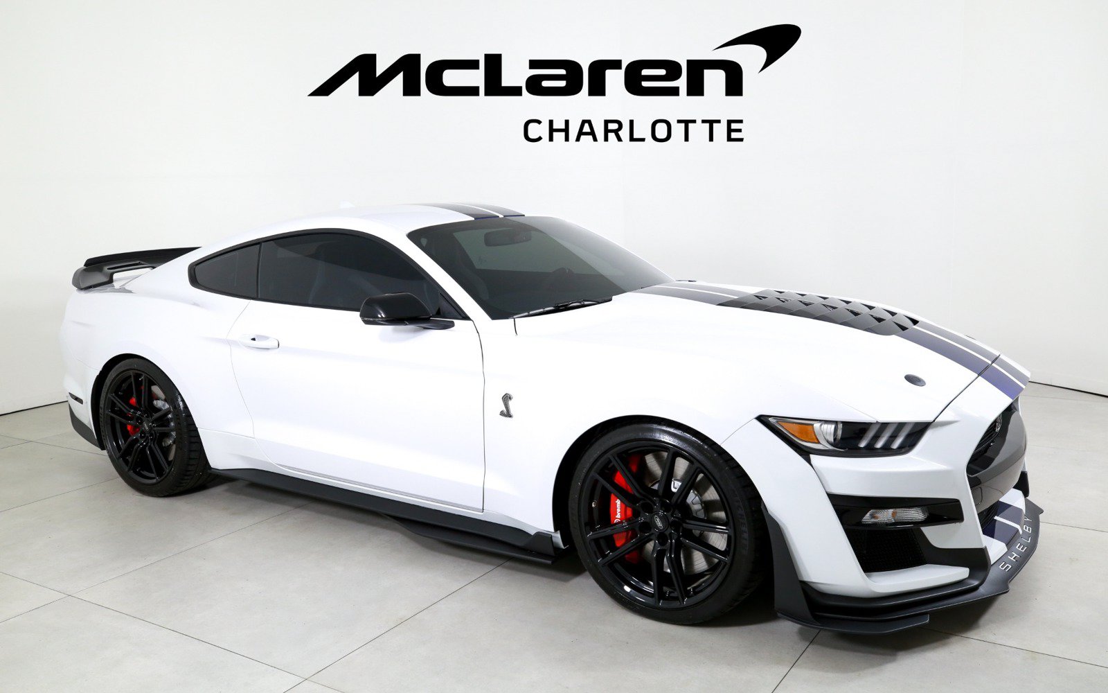 Used 2021 Ford Mustang Shelby GT500 w/ Technology Package RWD image 2