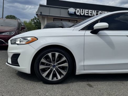 Used 2019 Ford Fusion SE AWD/4WD image 17