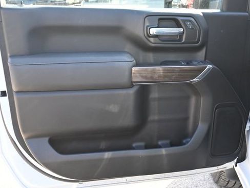 Used 2022 Chevrolet Silverado 2500 LT w/ Convenience Package image 11