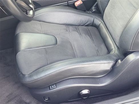 Used 2018 Nissan GT-R Premium image 24