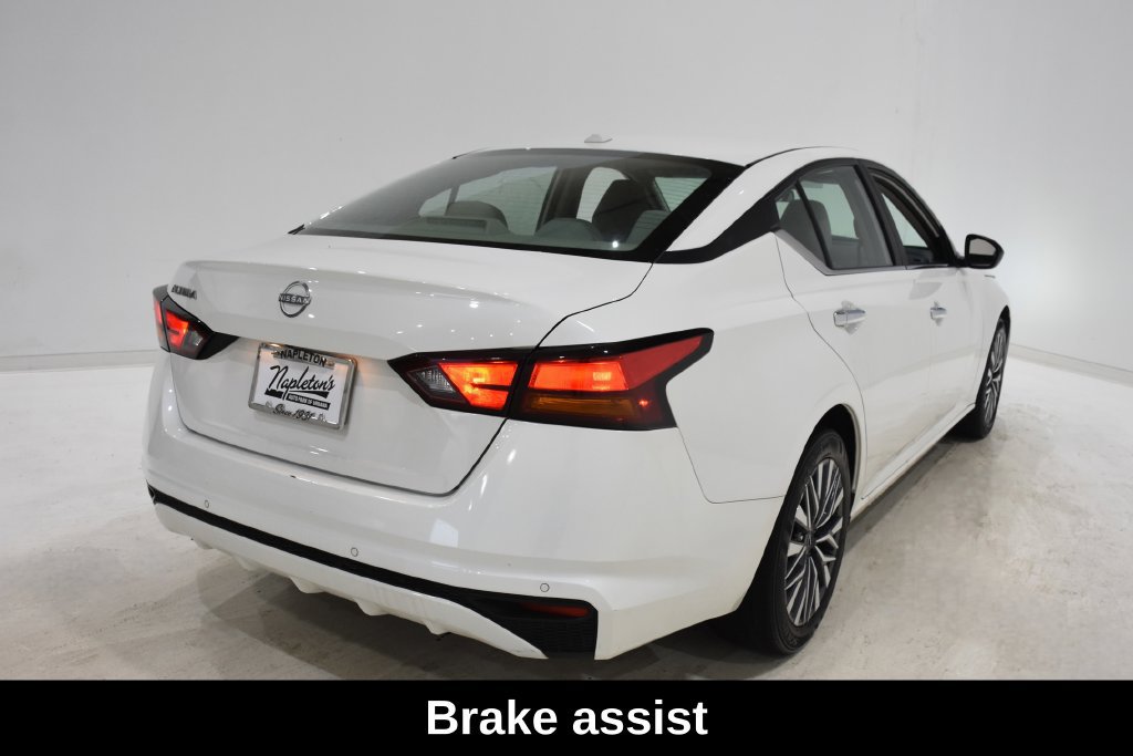 Used 2025 Nissan Altima 2.5 SV FWD image 4