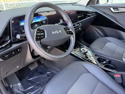 Used 2025 Kia Niro Wind FWD image 33