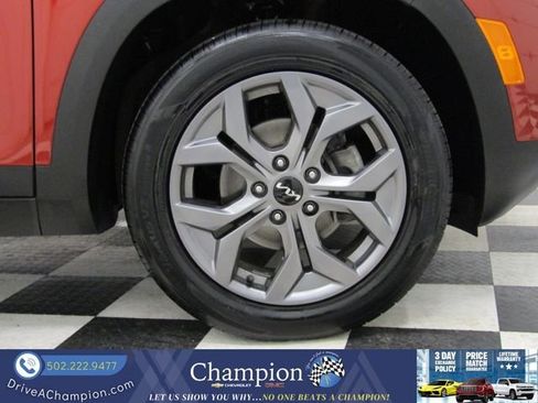 Used 2024 Kia Seltos S image 3