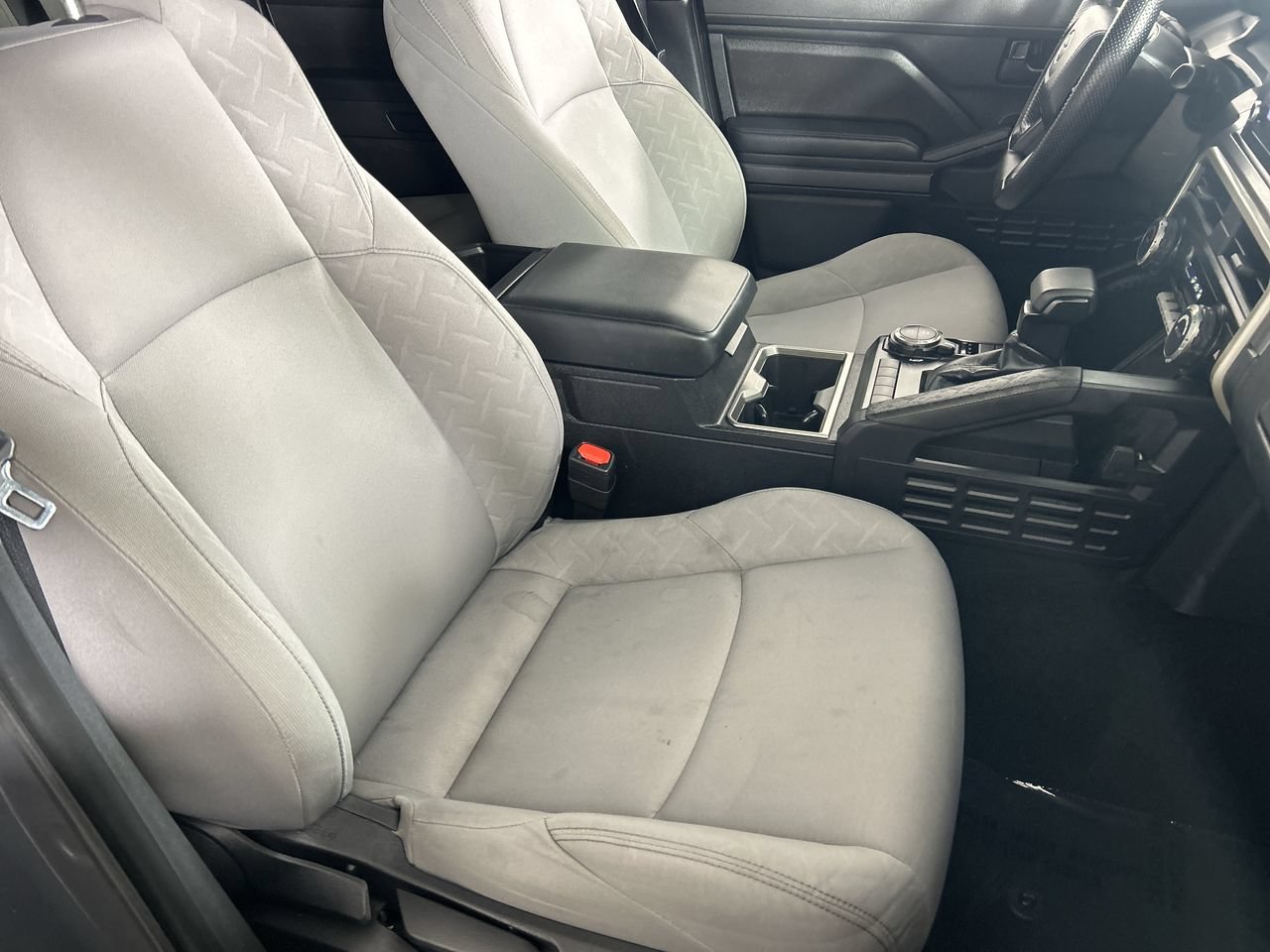 Used 2024 Toyota Tacoma SR5 AWD/4WD image 26