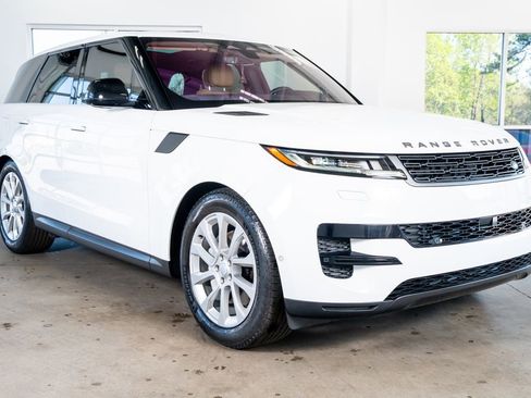 Used 2023 Land Rover Range Rover Sport SE image 4