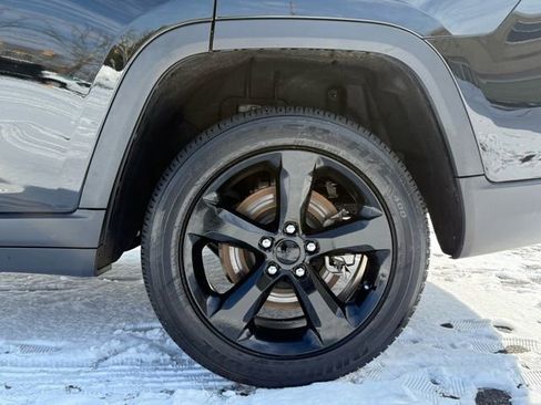 Certified 2024 Jeep Grand Cherokee L Altitude image 21