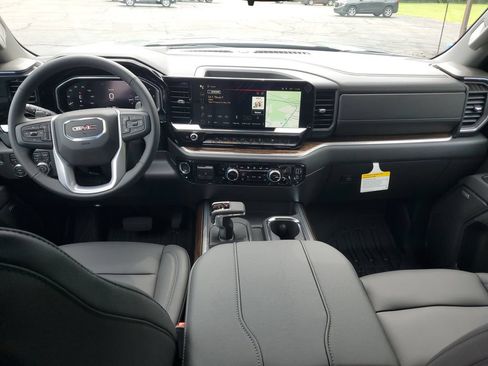 New 2026 GMC Sierra 1500 AT4 w/ AT4 Premium Package AWD/4WD image 11