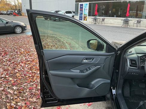 New 2026 Nissan Rogue SV image 10