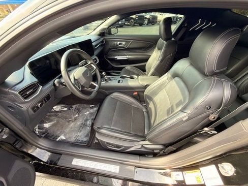 Used 2024 Ford Mustang GT Premium image 4