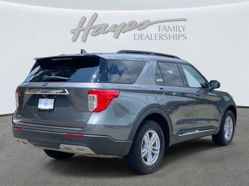 Used 2023 Ford Explorer XLT w/ Equipment Group 202A AWD/4WD image 3
