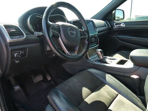 Used 2020 Jeep Grand Cherokee Altitude AWD/4WD image 23