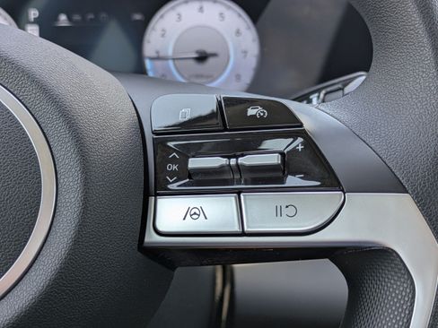 Certified 2024 Hyundai Elantra SEL FWD image 23