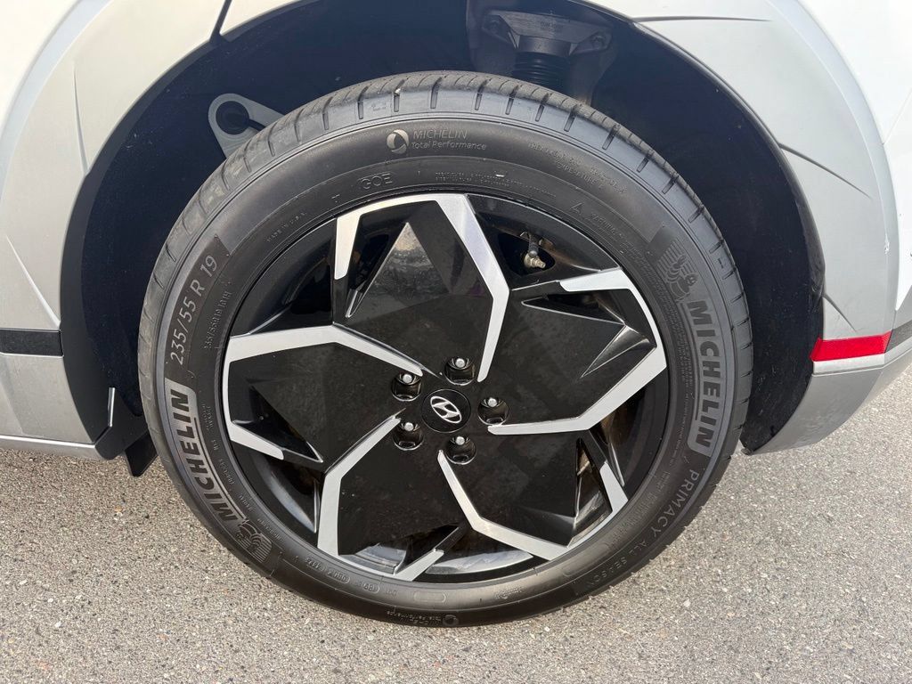 Certified 2024 Hyundai Ioniq 5 Limited RWD image 32