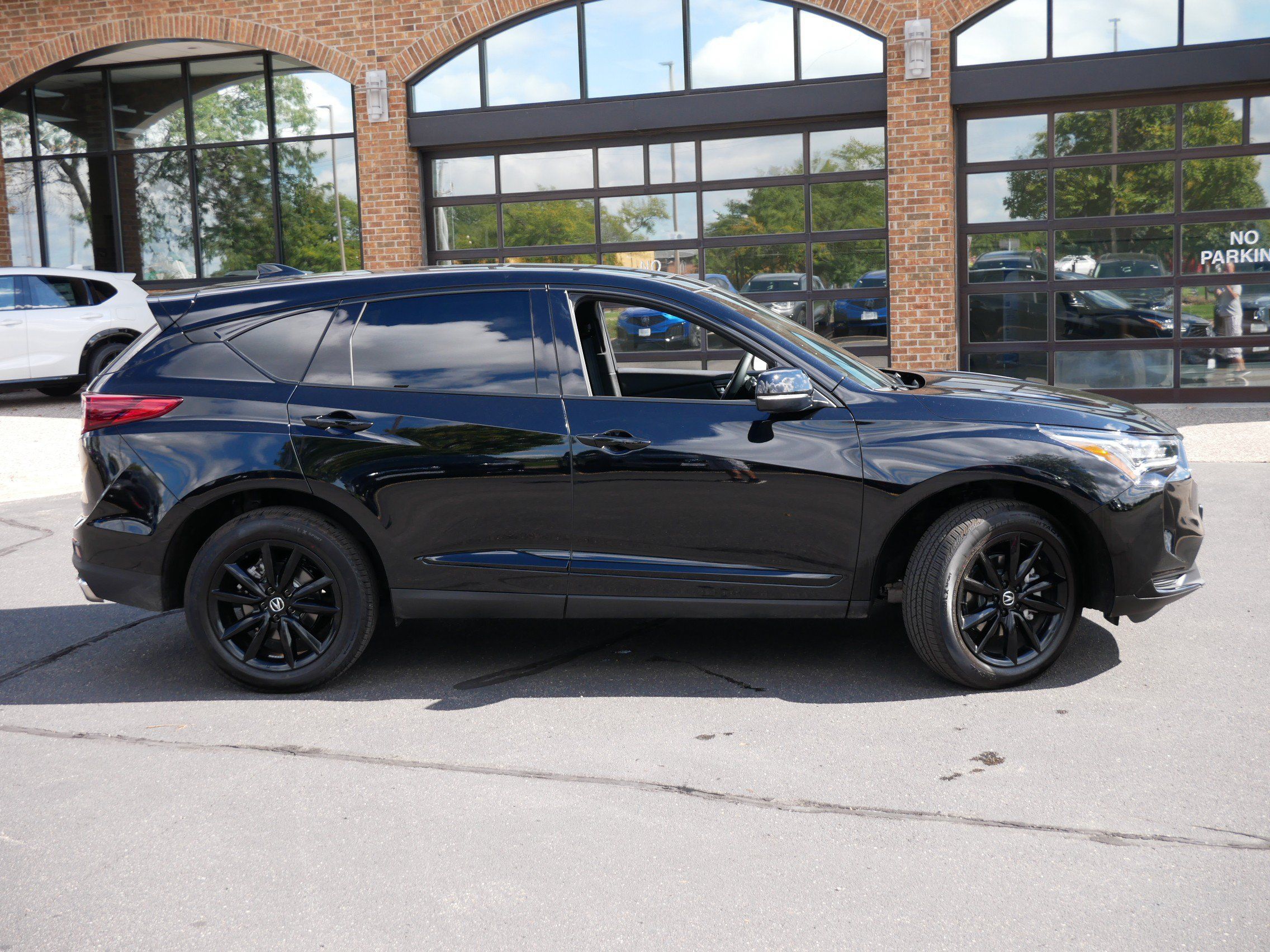 Certified 2025 Acura RDX SH-AWD image 2