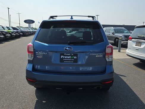 Used 2017 Subaru Forester 2.5i Touring AWD/4WD image 6