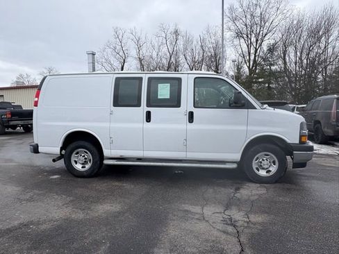 Used 2024 Chevrolet Express 2500 w/ Driver Convenience Package image 10