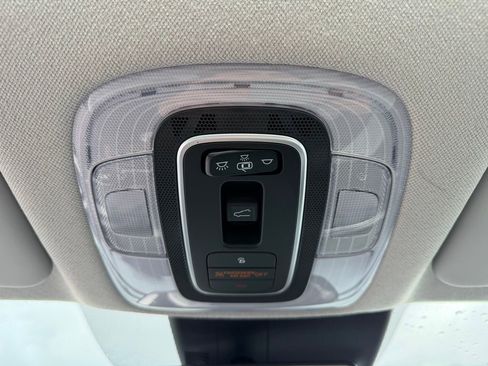 Used 2021 Hyundai Elantra Limited image 28