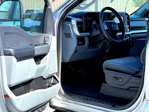 Used 2024 Ford F250 XLT image 11