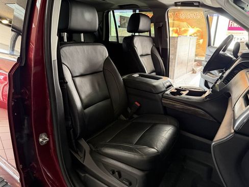 Used 2019 Chevrolet Tahoe LT w/ LT Signature Package AWD/4WD image 29