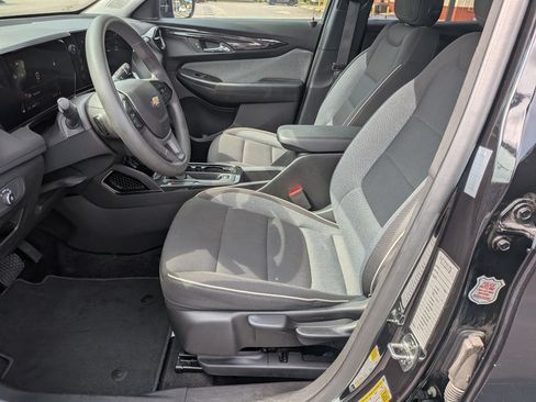 Used 2025 Chevrolet TrailBlazer LT AWD/4WD image 14