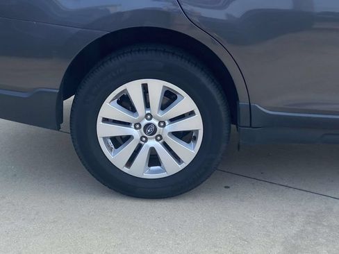 Used 2019 Subaru Outback 2.5i AWD/4WD image 11