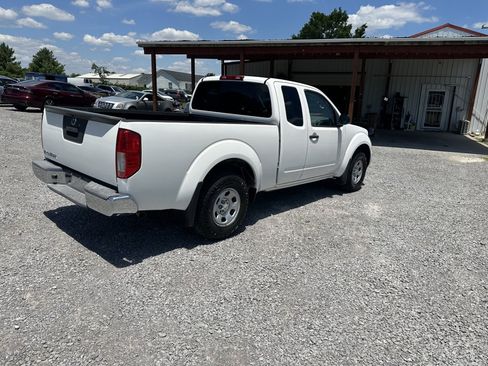 Used 2018 Nissan Frontier S RWD image 5