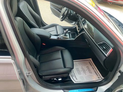 Used 2017 BMW 330e 330e iPerformance Sedan 4D w/ Driver Assistance Package image 10