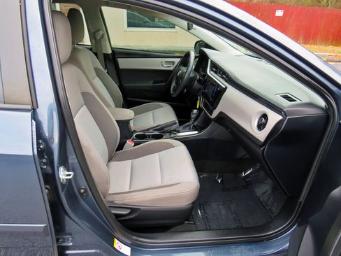 Used 2017 Toyota Corolla LE w/ Carpet Mat Package (TMS) image 19