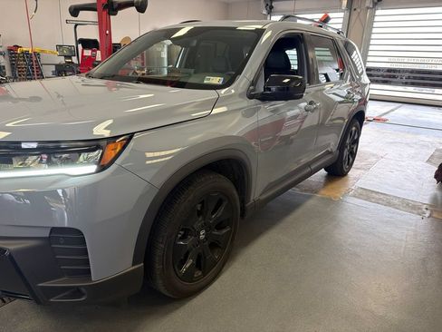 Used 2026 Honda Pilot Black Edition image 5